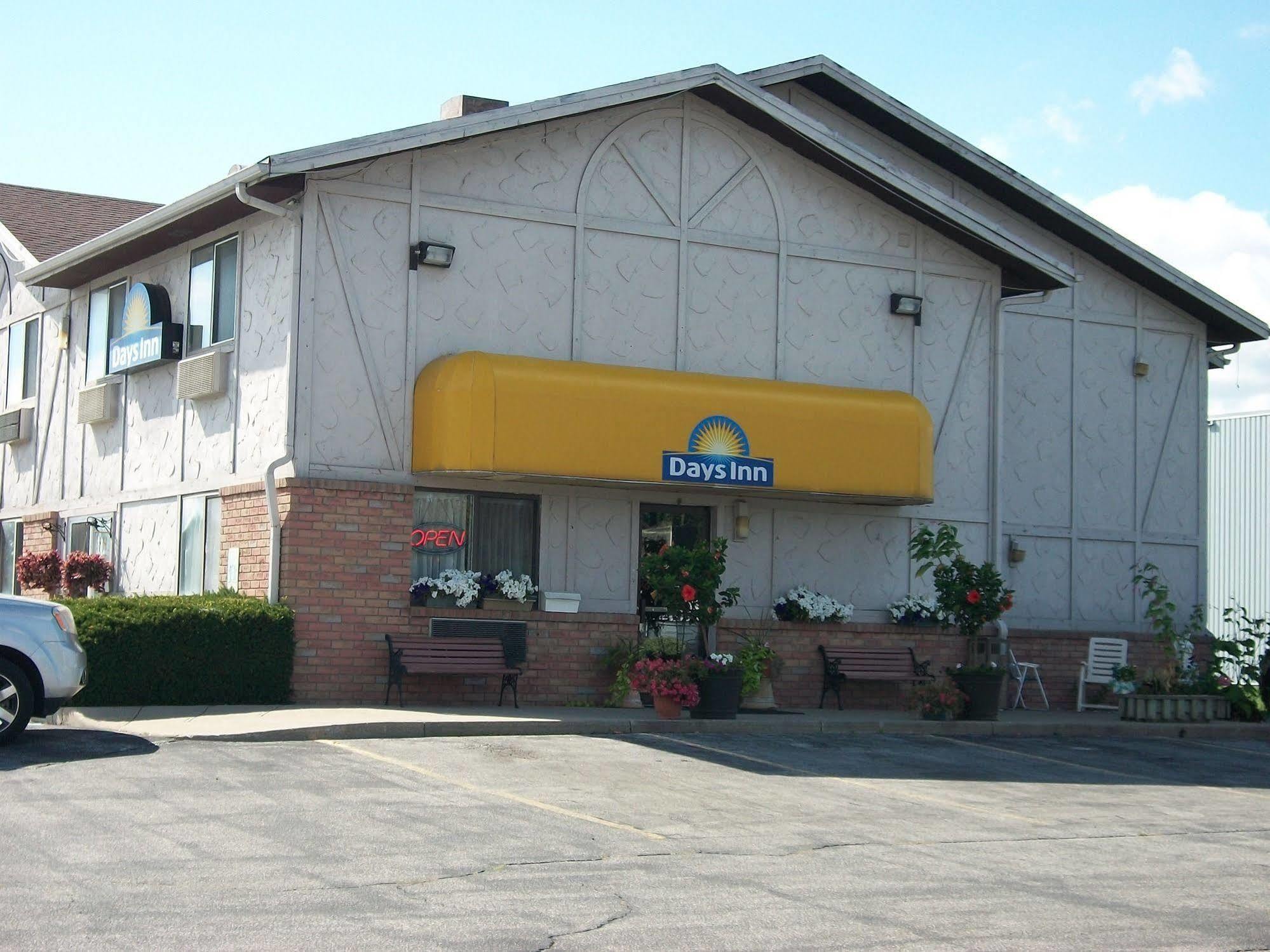 Wallaceburg Inn Exterior photo